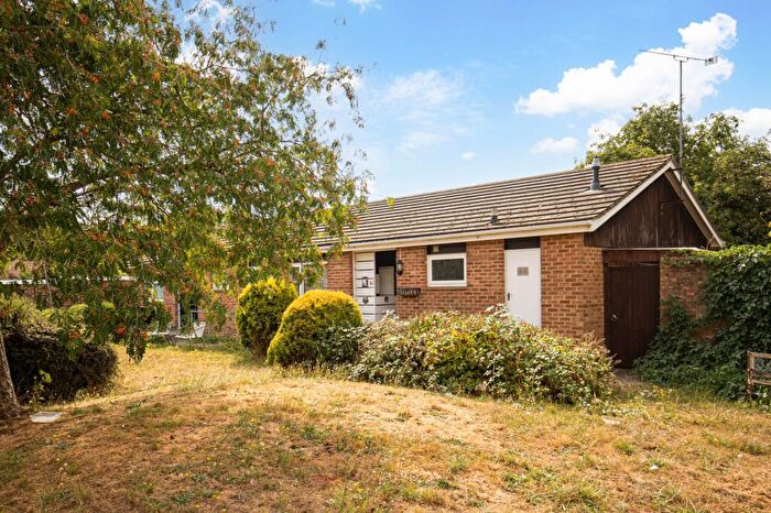2 Bedroom Semi-Detached House For Sale In Ifield Drive, Crawley, RH11
