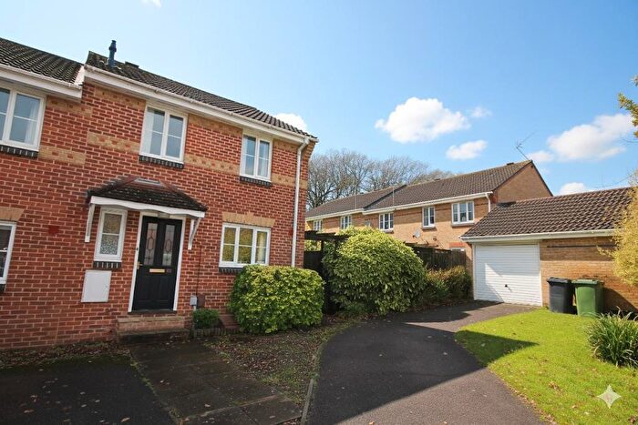 3 Bedroom End Of Terrace House To Rent In Lovage Road, Whiteley, PO15