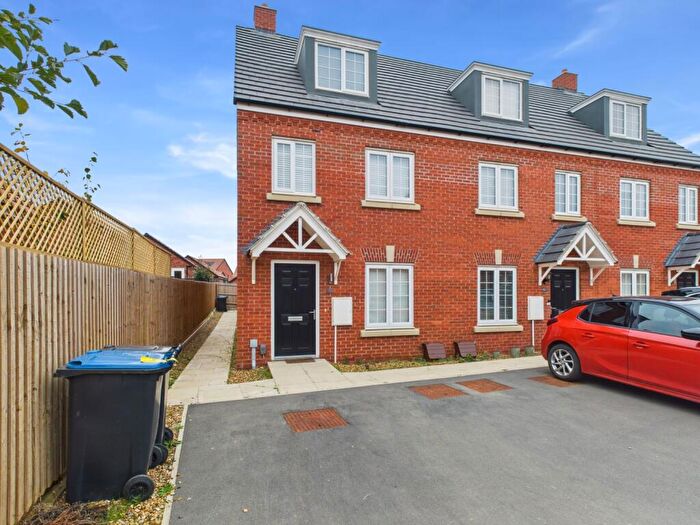 3 Bedroom End Of Terrace House To Rent In Stafford Way, Market Harborough, LE16