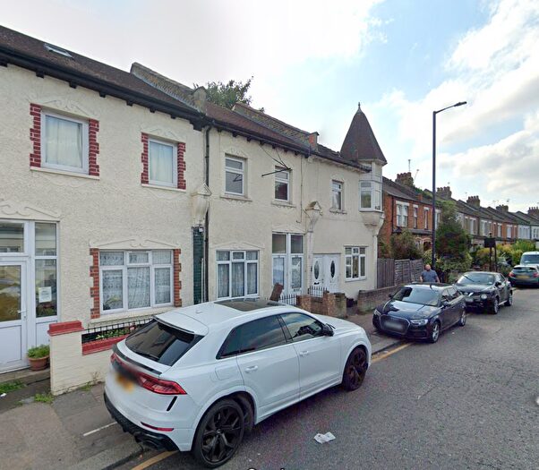 2 Bedroom Flat To Rent In St. Marks Road, Enfield, EN1