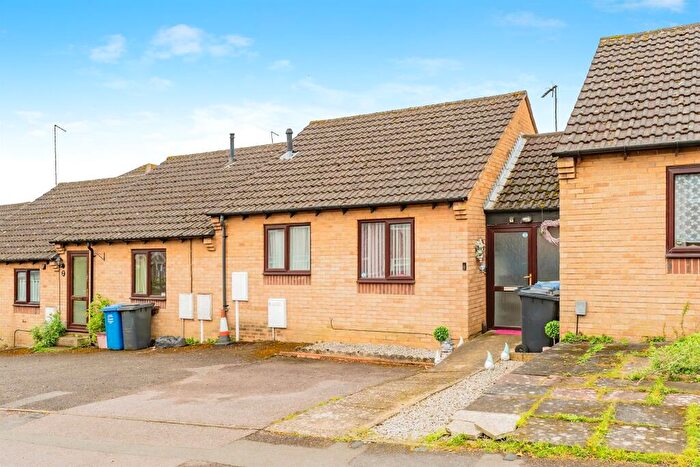 1 Bedroom Semi-Detached Bungalow For Sale In Alfred Street, Kettering, NN16