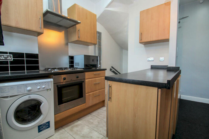 3 Bedroom Terraced House To Rent In Stanmore Hill, Burley, Leeds, LS4