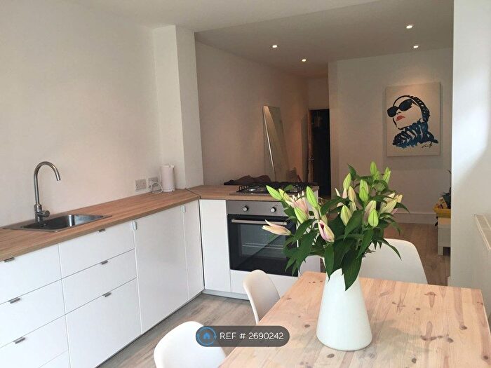 5 Bedroom Terraced House To Rent In York Road, London, E10