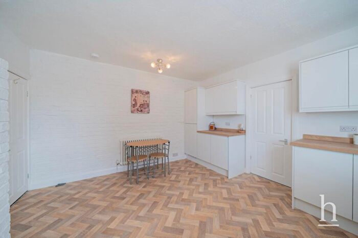 1 Bedroom Flat For Sale In North Parade, Hoylake, CH47