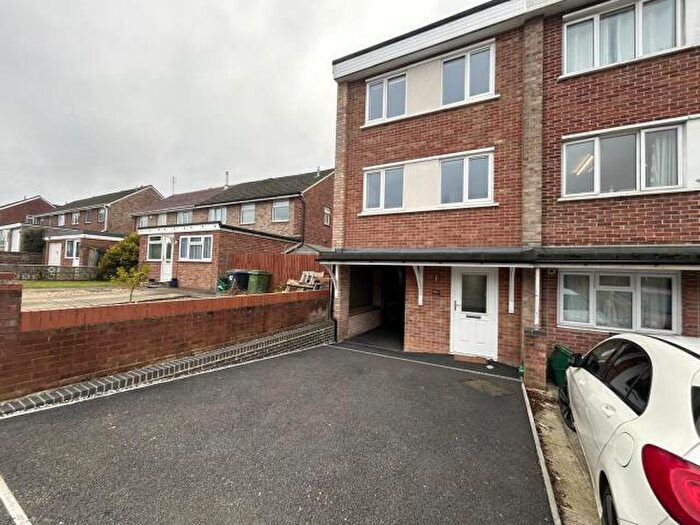 3 Bedroom Semi-Detached House To Rent In Newbury, Berkshire, RG14