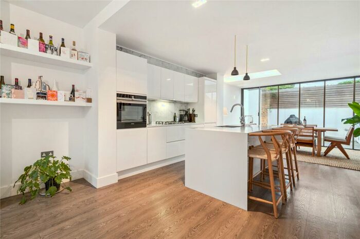 2 Bedroom Terraced House To Rent In St. Paul Street, Islington, N1