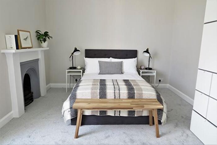 2 Bedroom Flat To Rent In Oxford Street, Newington, Edinburgh, EH8