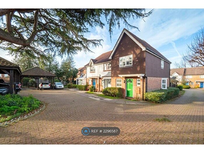 2 Bedroom End Of Terrace House To Rent In Albany Mews, Sutton, SM1