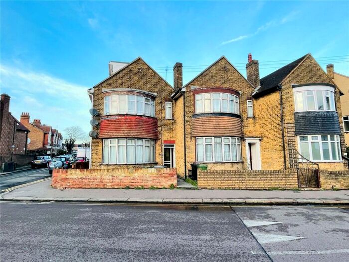 1 Bedroom Flat To Rent In Grove Road, Walthamstow, London, E17