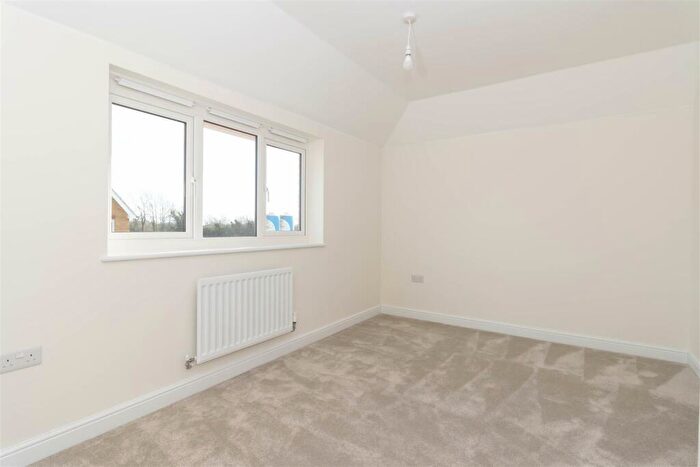2 Bedroom End Of Terrace House To Rent In Fennel Drive, Chichester, PO20