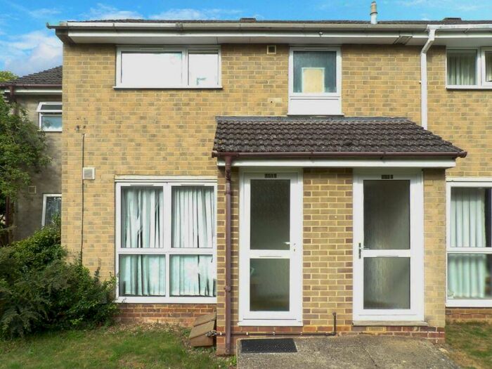 1 Bedroom Apartment To Rent In Queen Emmas Dyke, Witney, Oxfordshire, OX28