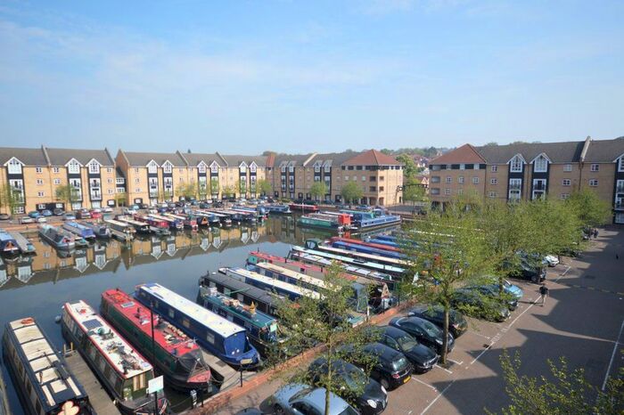 3 Bedroom Flat To Rent In Dickinson Quay, Apsley, Hemel Hempstead, HP3