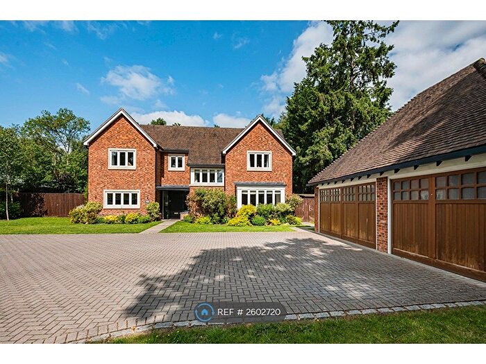 5 Bedroom Detached House To Rent In Uxmore Road, Reading, RG8