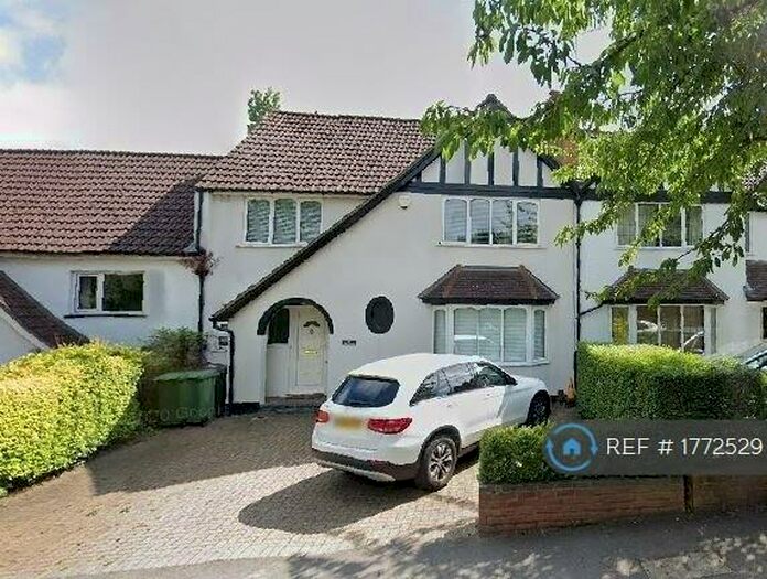 4 Bedroom Terraced House To Rent In The Avenue, Orpington, BR6