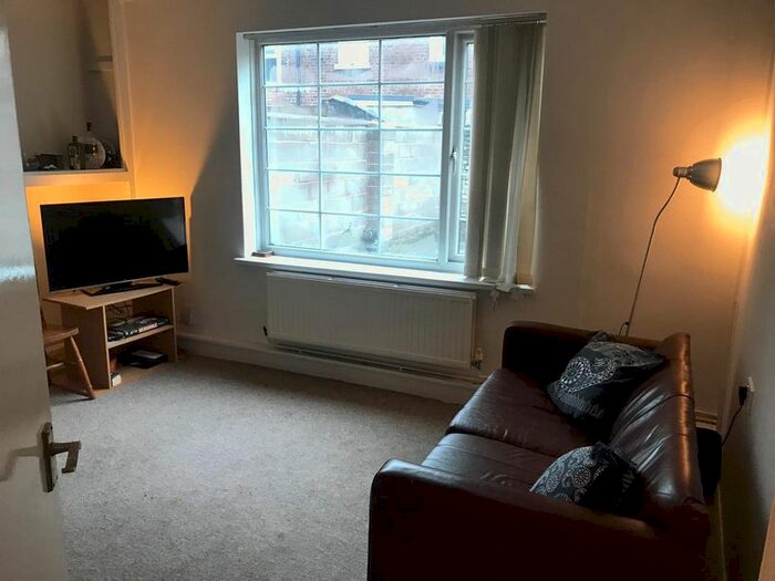 2 Bedroom Flat To Rent In Langdale Road, Wavertree, Liverpool, L15