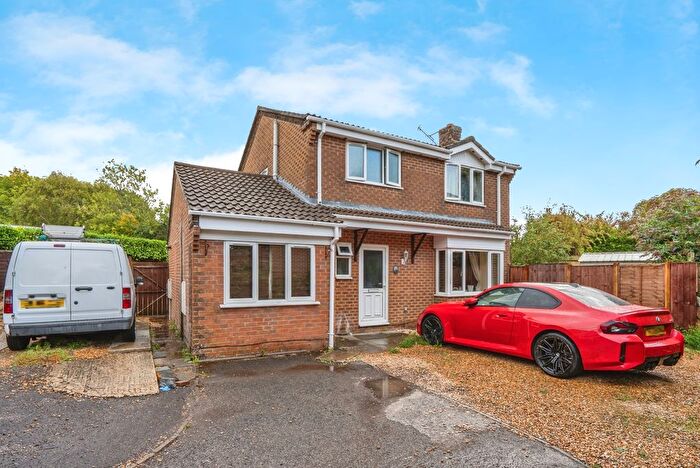 4 Bedroom Detached House For Sale In Juniper Road, Waterlooville, Hampshire, PO8