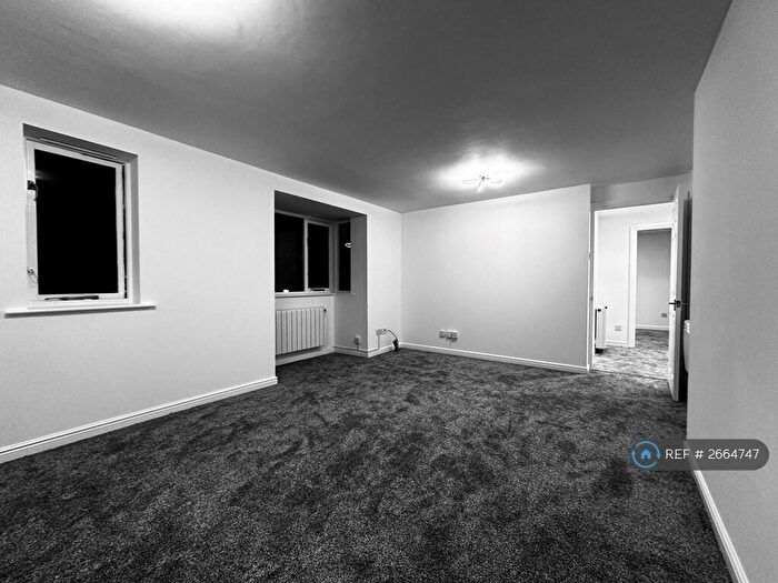 2 Bedroom Flat To Rent In Chandlers Drive, Erith, DA8