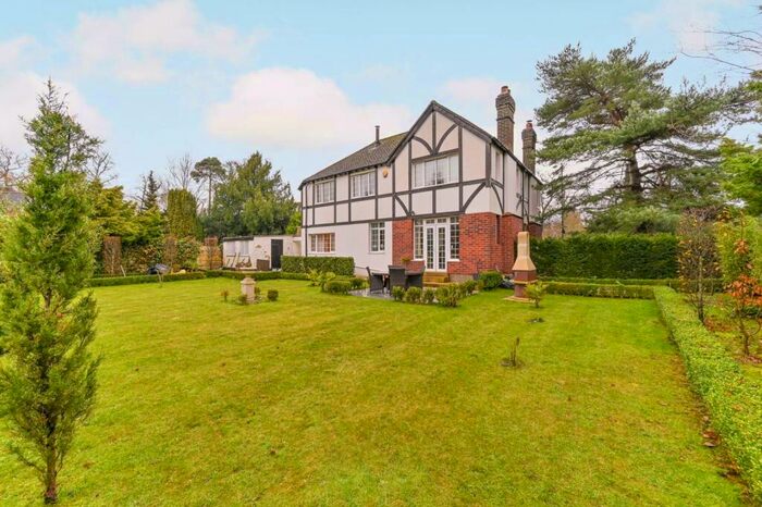 4 Bedroom Detached House To Rent In Coombe Lane, Shirley, Croydon, CR0