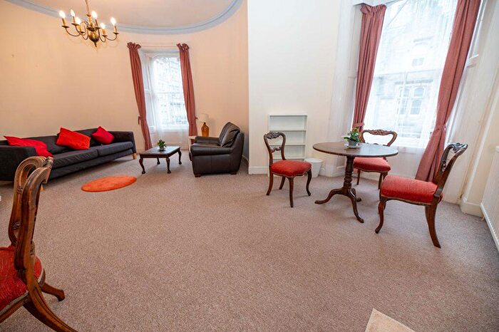 2 Bedroom Flat To Rent In L – Cockburn Street, Edinburgh, EH1