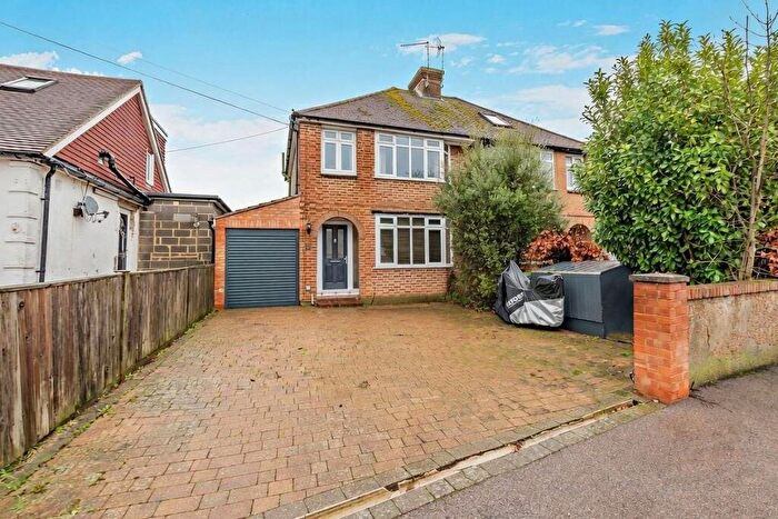 3 Bedroom Semi-Detached House For Sale In Royston Road, Bearsted, Maidstone, ME15