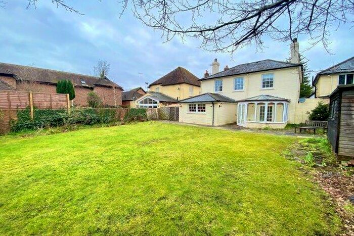 3 Bedroom Detached House To Rent In Middle Street, Guildford GU5