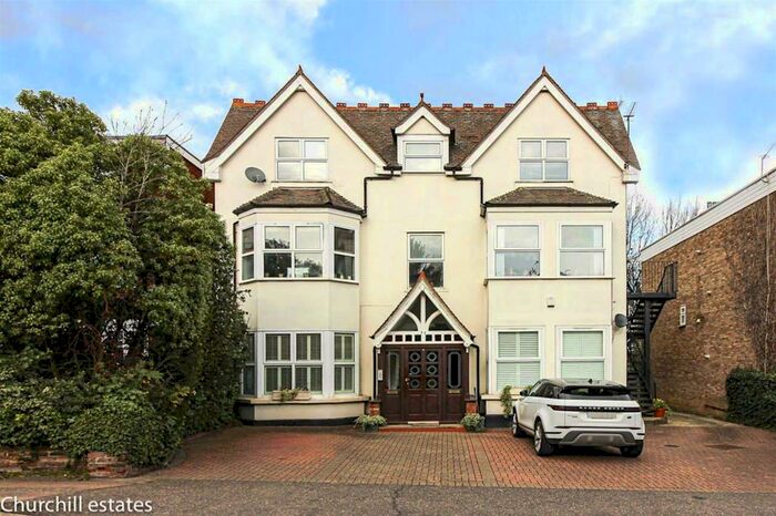 2 Bedroom Flat To Rent In Palmerston Road, Buckhurst Hill, IG9