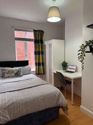 5 Bedroom Flat To Rent In Flat, Melton Road, NG2