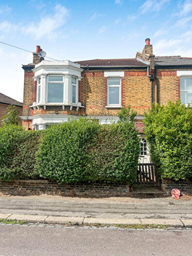 2 Bedroom Flat For Sale In Radford Road, London, SE13