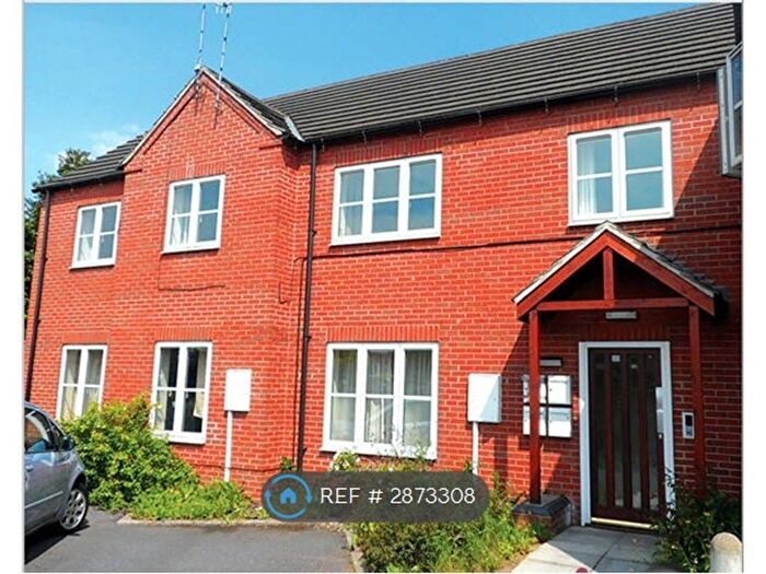 2 Bedroom Flat To Rent In Arnold, Nottingham, NG5