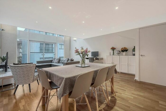 2 Bedroom Flat To Rent In Palmers Road, London, E2