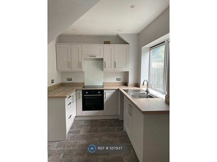 3 Bedroom Terraced House To Rent In Lowedges Road, Sheffield, S8