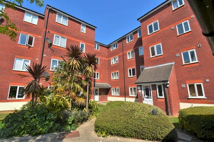 1 Bedroom Flat To Rent In Harlinger Street, Woolwich, SE18