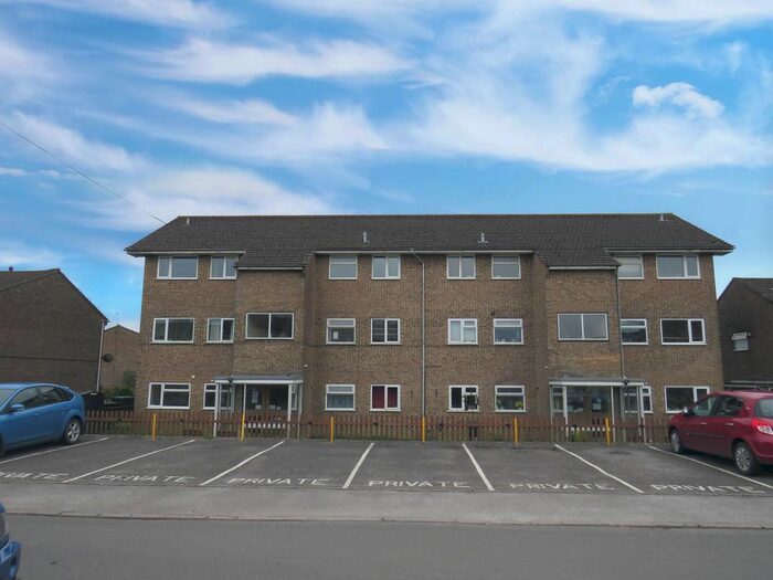 1 Bedroom Flat To Rent In Bickley Court, Shaftesbury, SP7