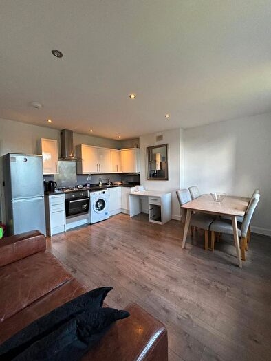 3 Bedroom Flat To Rent In Argyle Road, London, W13