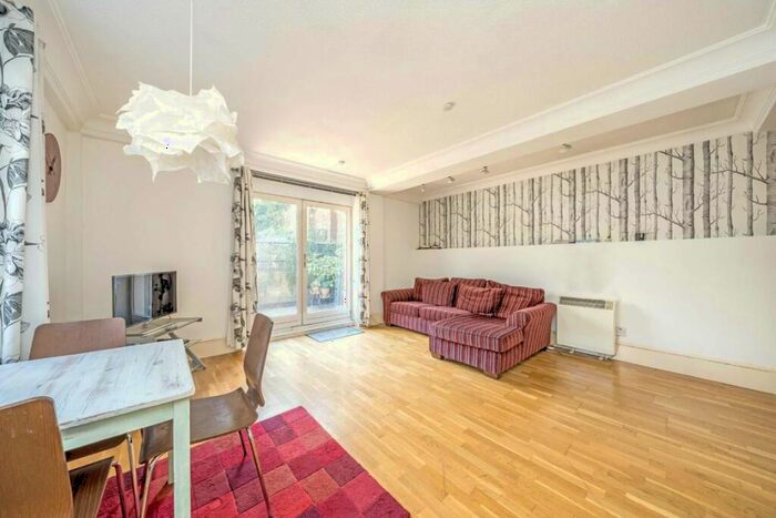 1 Bedroom Flat For Sale In Milner Square, Islington, N1