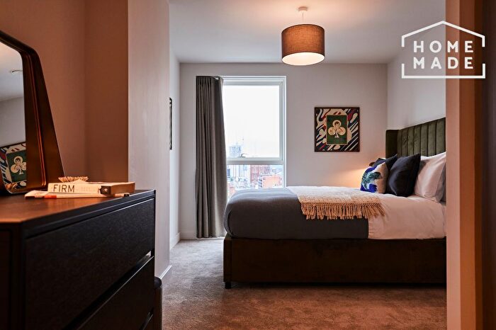 2 Bedroom Flat To Rent In Angel Gardens, M4
