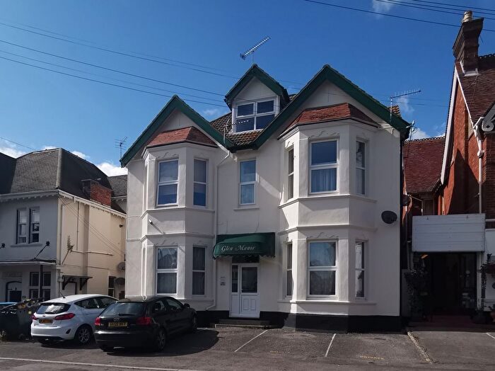 1 Bedroom Flat To Rent In Glen Manor, Bournemouth, BH5