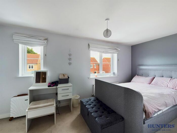 3 Bedroom Semi-Detached House For Sale In Wicstun Way, Market Weighton, York, YO43