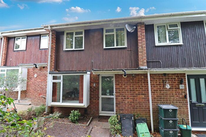 3 Bedroom Terraced House For Sale In Hunt Close, St. Albans, AL4