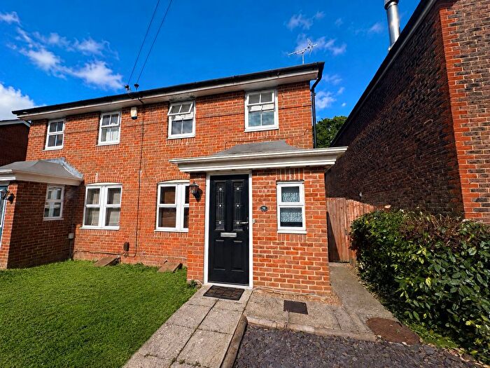 3 Bedroom Semi-detached House For Sale In Charlesfield Road, Horley, RH6