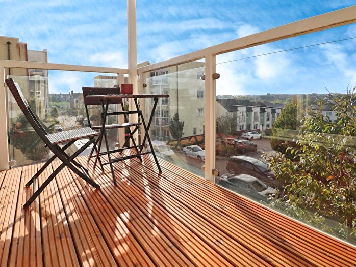 2 Bedroom Flat For Sale In Pearse Close, Penarth, CF64