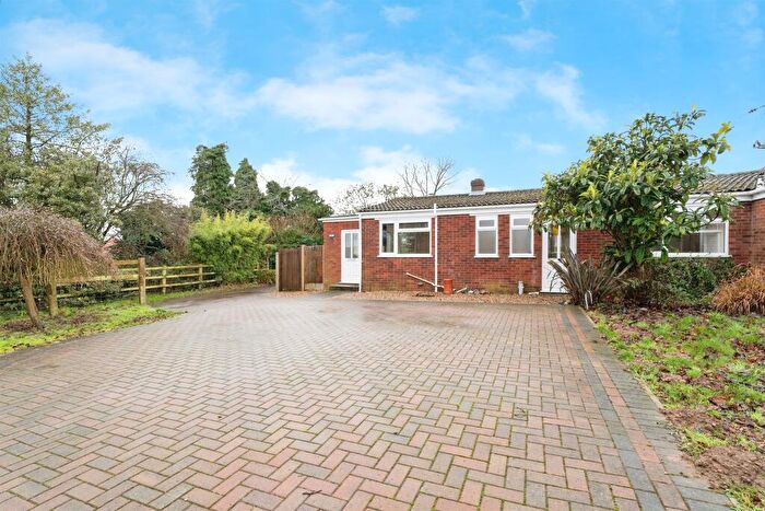 2 Bedroom Semi-Detached Bungalow For Sale In Church Road, Aylmerton, Norwich, NR11