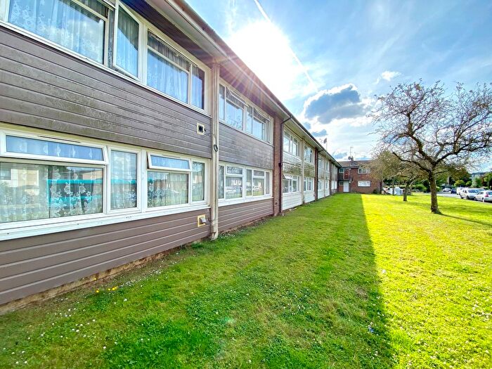 2 Bedroom Flat To Rent In Bell Road, Maidstone, ME15