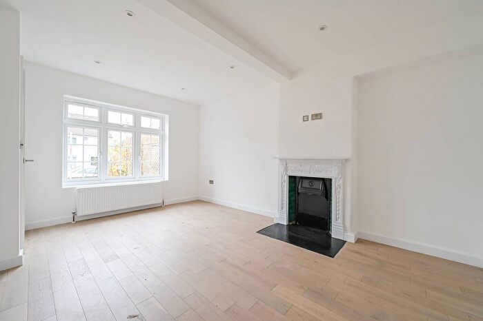 5 Bedroom Semi-detached House To Rent In Halliwick Road, Muswell Hill, London, N10