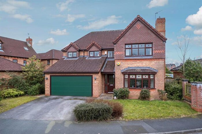 4 Bedroom Detached House For Sale In Sandbach Drive, Kingsmead, Cheshire, CW9