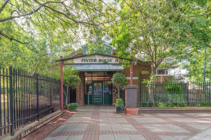 2 Bedroom Flat For Sale In Grantham Road, Stockwell, London, SW9