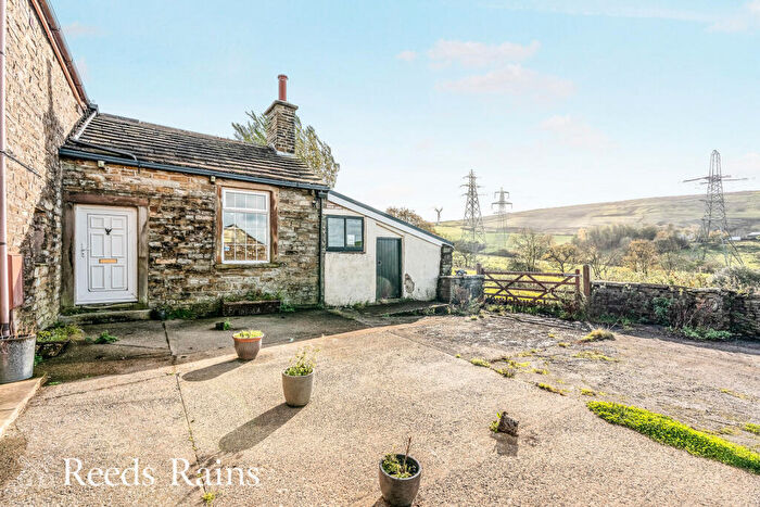 3 Bedroom Semi Detached House For Sale In Rossendale Avenue, Burnley, Lancashire, BB11