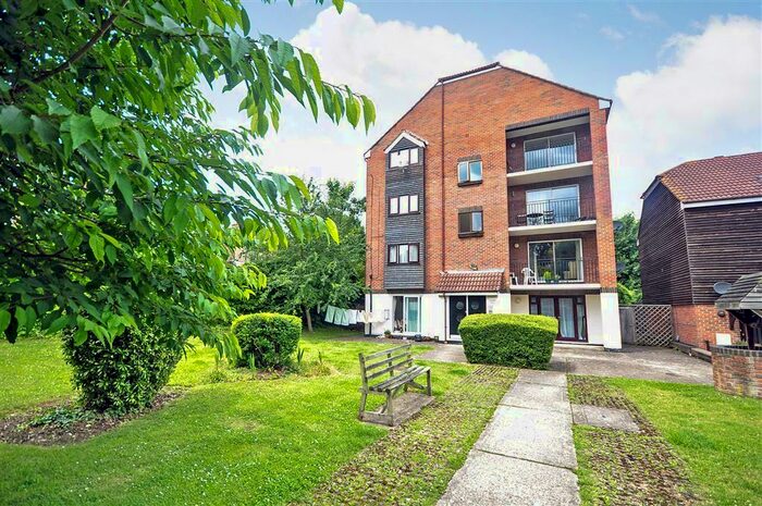 1 Bedroom Apartment To Rent In Swallow House, Springvale, Maidstone, ME16