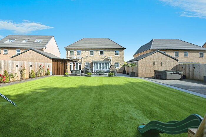 5 Bedroom Detached House For Sale In Beaufort Row, Overstone, Northampton, NN6