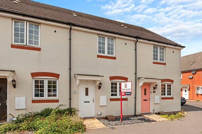 2 Bedroom Terraced House For Sale In Hancock Close, Aylesbury, HP21